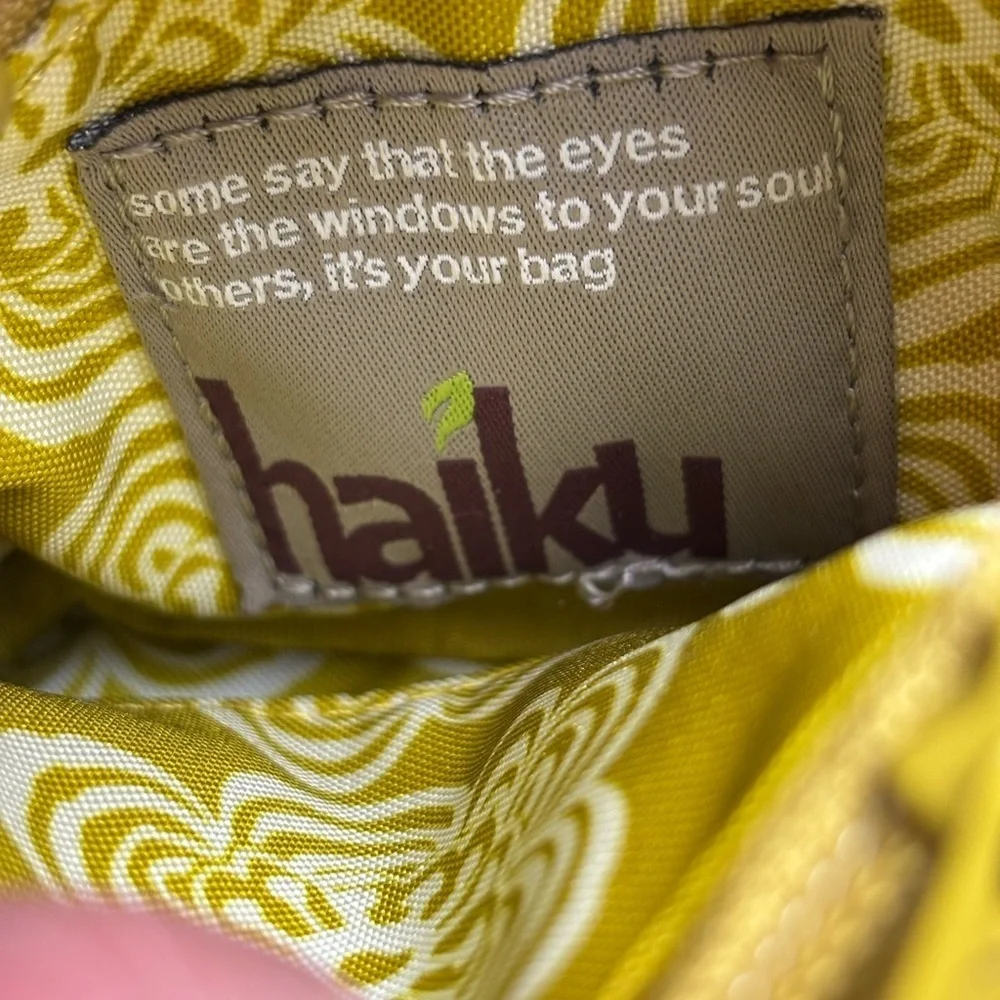 Haiku Crossbody Pouch Mini